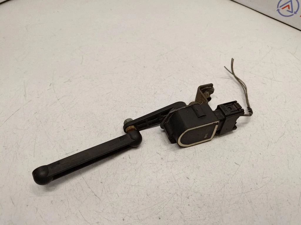 Headlight/headlamp level sensor 6785206
