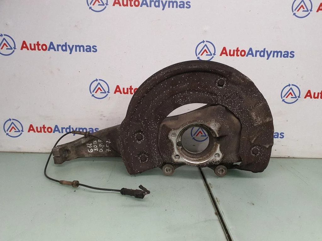 Front wheel hub spindle knuckle 6884380