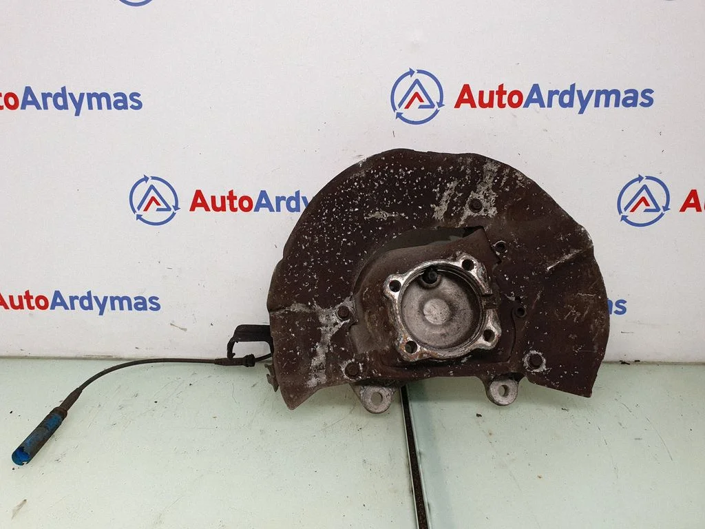 Priekšējais rumbas turētājs (šarnīra dakša) 6760954