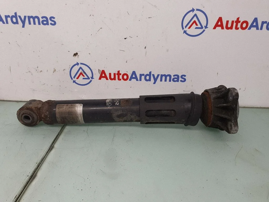 Aizmugurējais amortizators 6798150