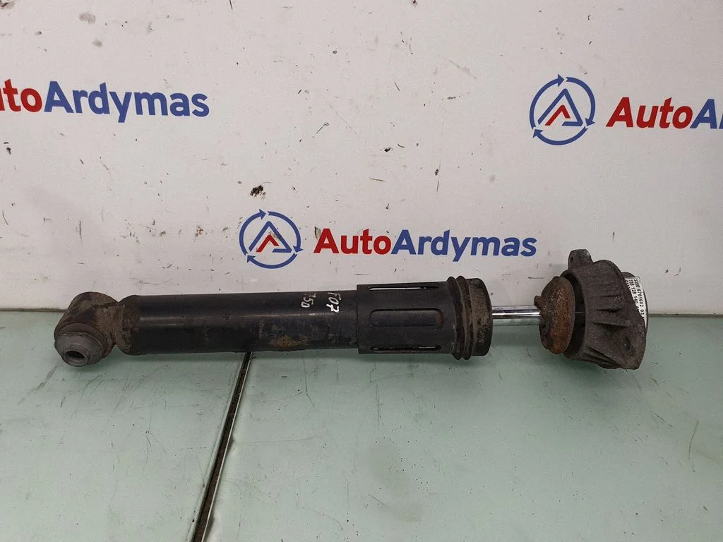 Aizmugurējais amortizators 6798150