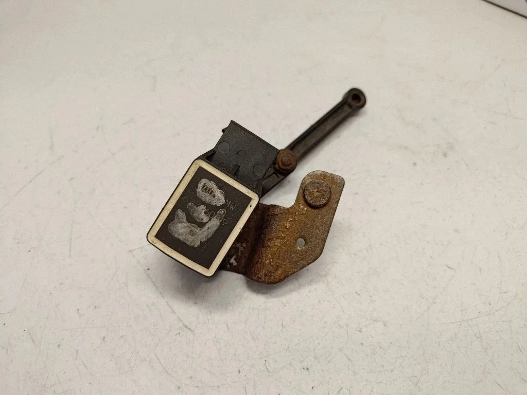 Augstuma sensors (priekš. lukturu) 6776605