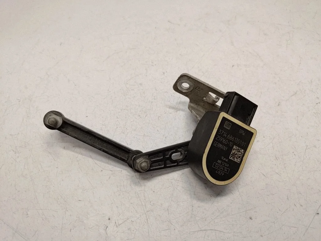Augstuma sensors (priekš. lukturu) 37146861351