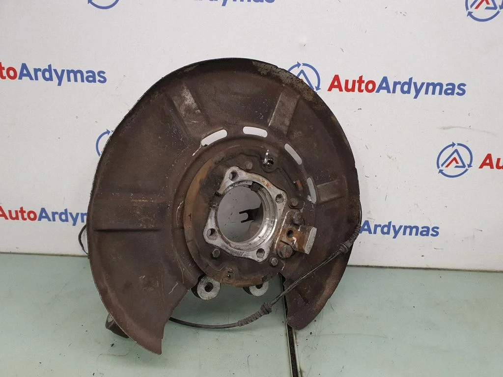 Rear wheel hub spindle/knuckle 6796509