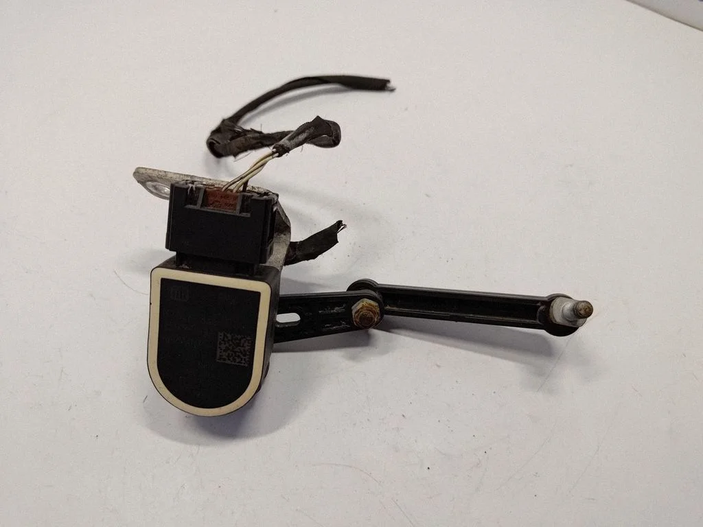 Headlight/headlamp level sensor 37146784075