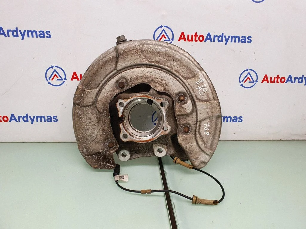 Rear wheel hub spindle/knuckle 6866336