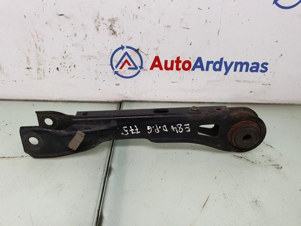 Rear control arm 6782168