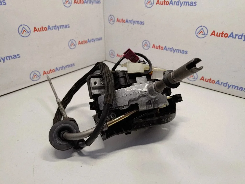 Gear selector mechanism 0361123