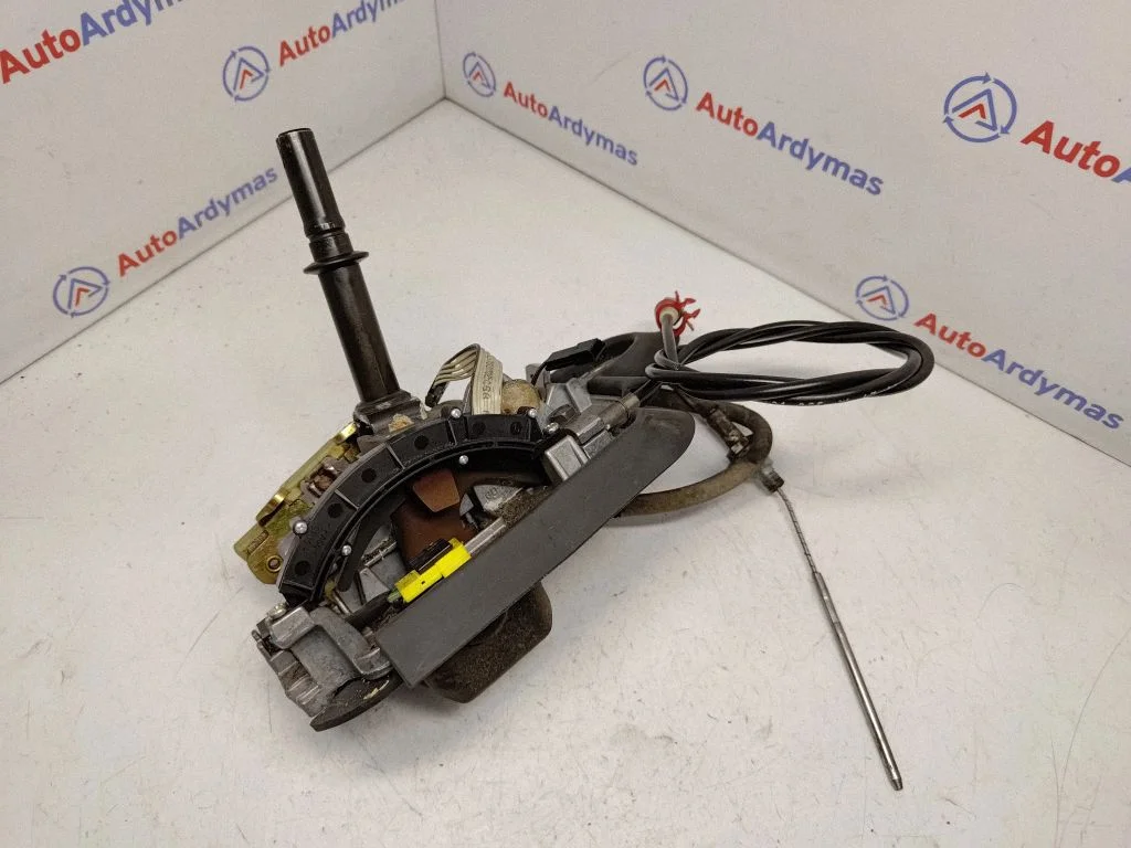 Gear selector mechanism 1423784