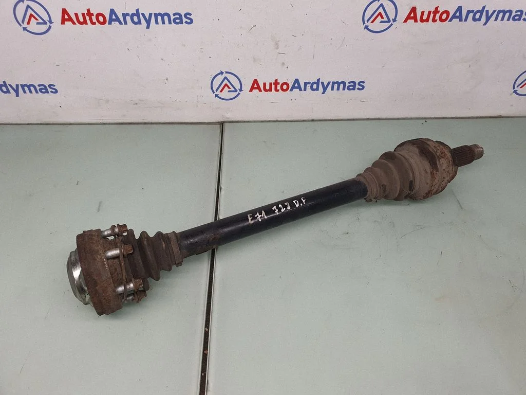 Rear driveshaft 7564558