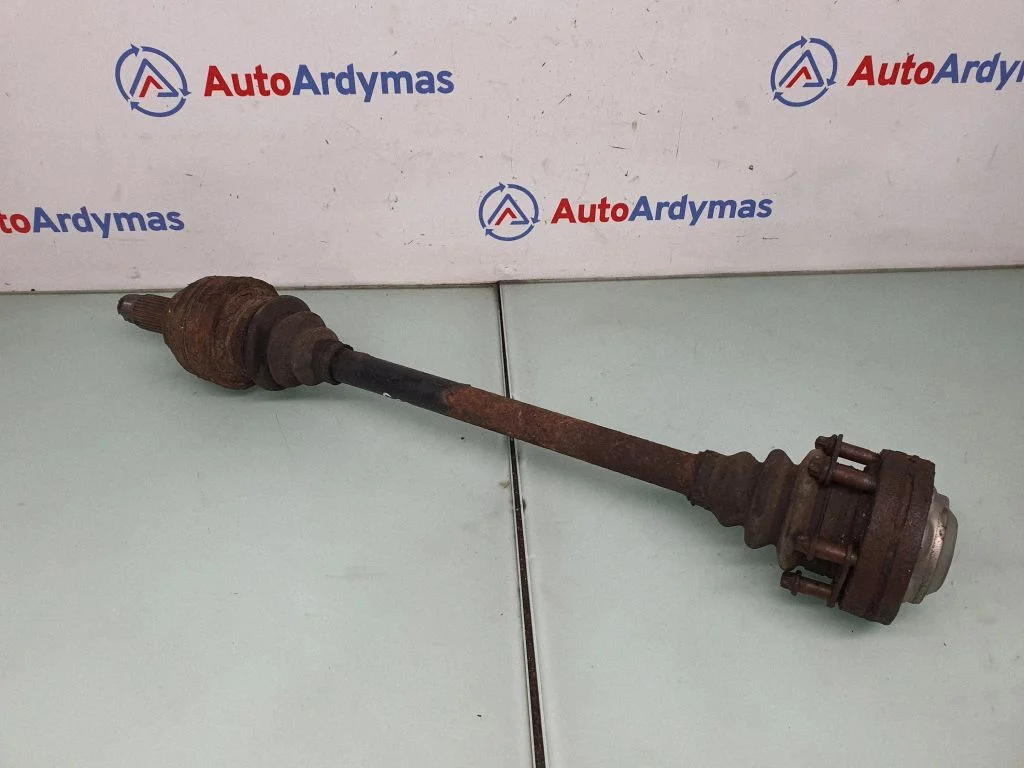 Tagumine pooltelg – BMW X5 E53 (1999-2006)