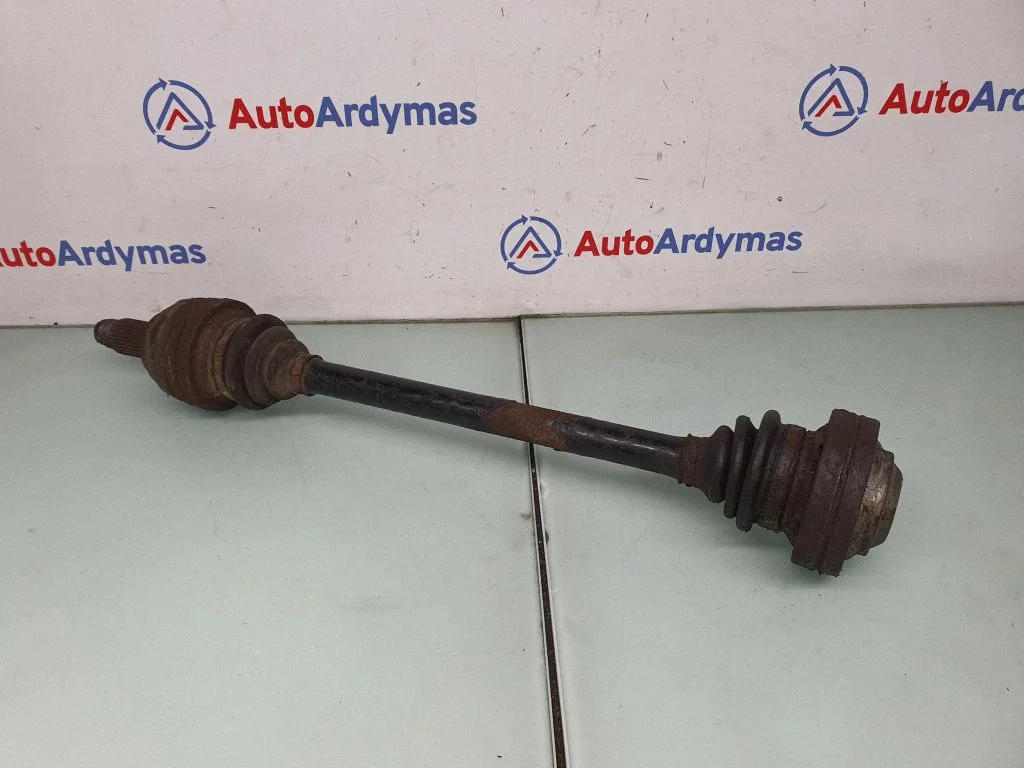 Tagumine pooltelg – BMW X5 E53 (1999-2006)