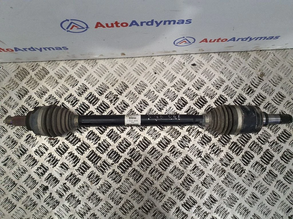 Rear driveshaft 7637444