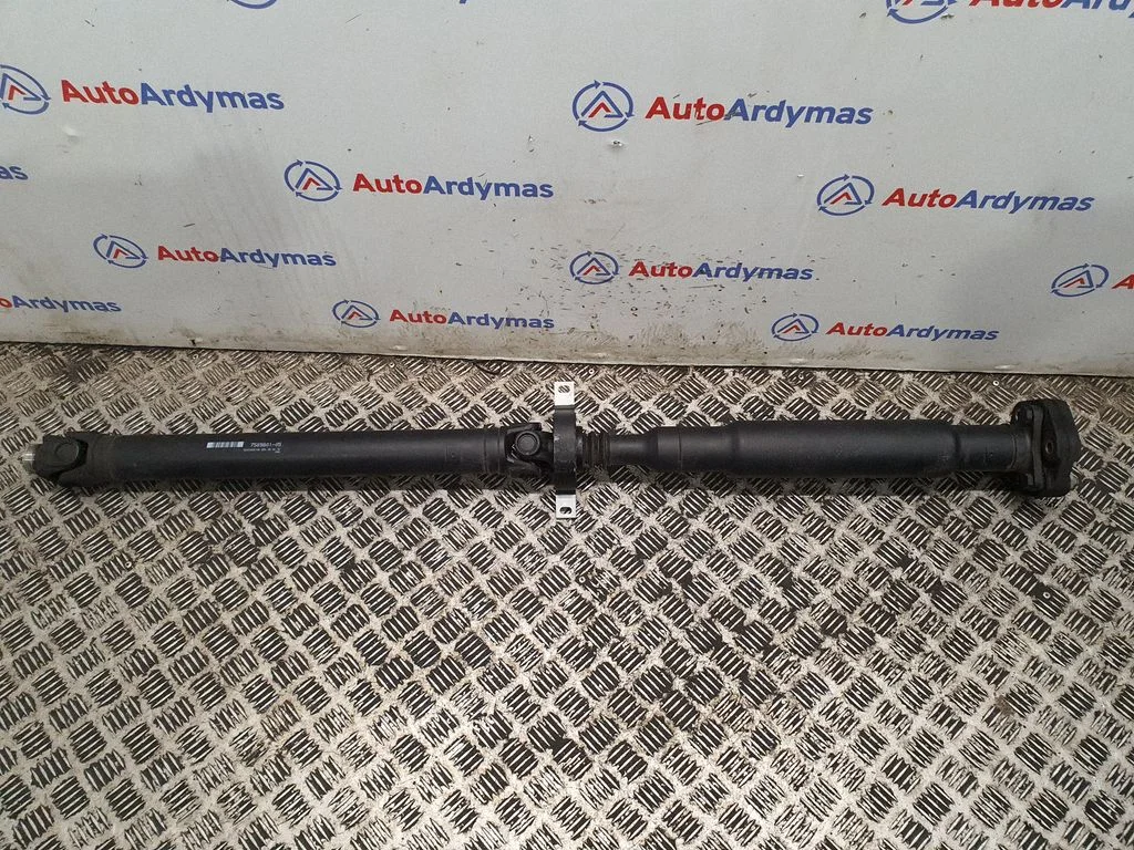 Middle center prop shaft 7589801