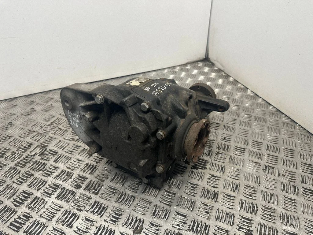Tagumine reduktor (diferentsiaal) 7560882