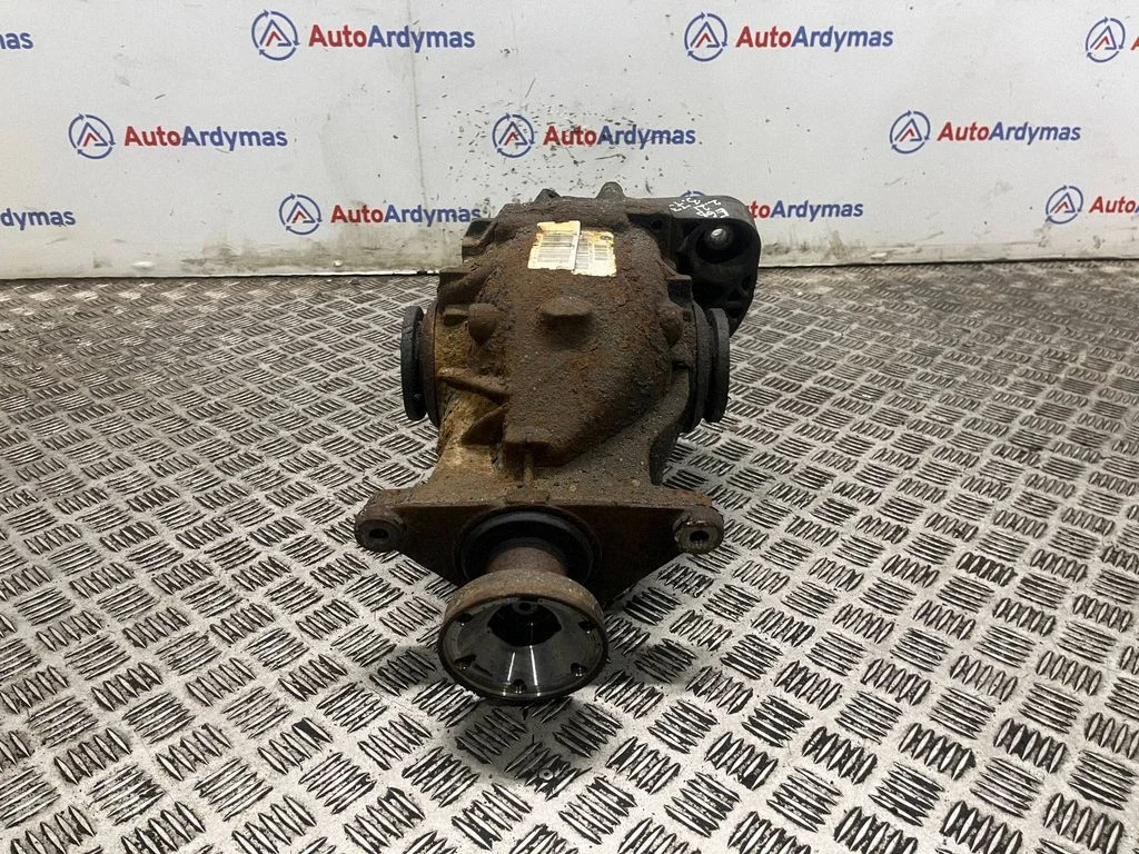 Aizmugurējais reduktors 7516885