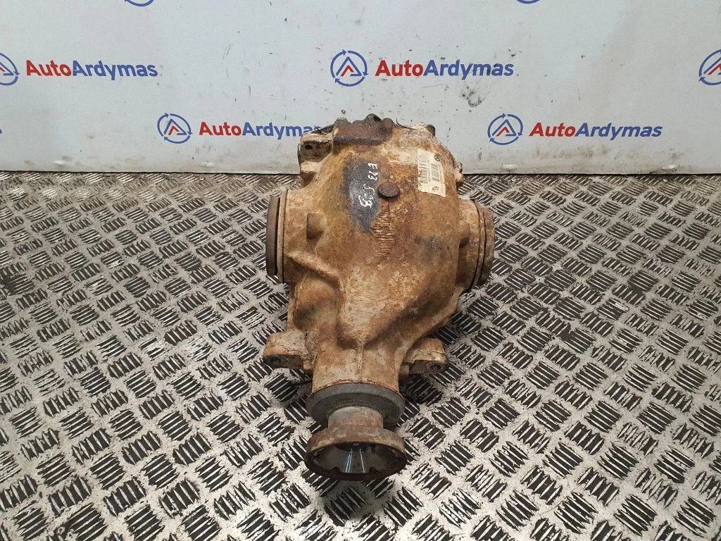 Aizmugurējais reduktors 7544795