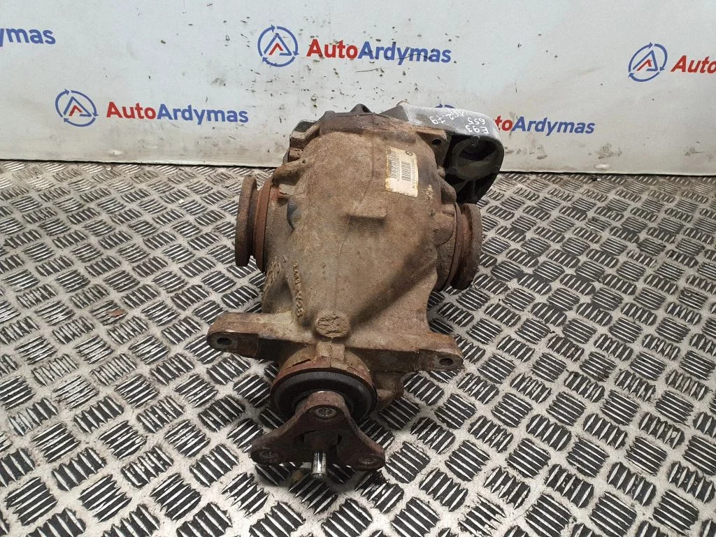 Aizmugurējais reduktors 7592323
