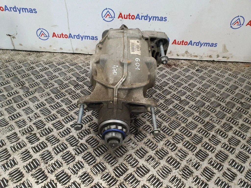 Aizmugurējais reduktors 8643134
