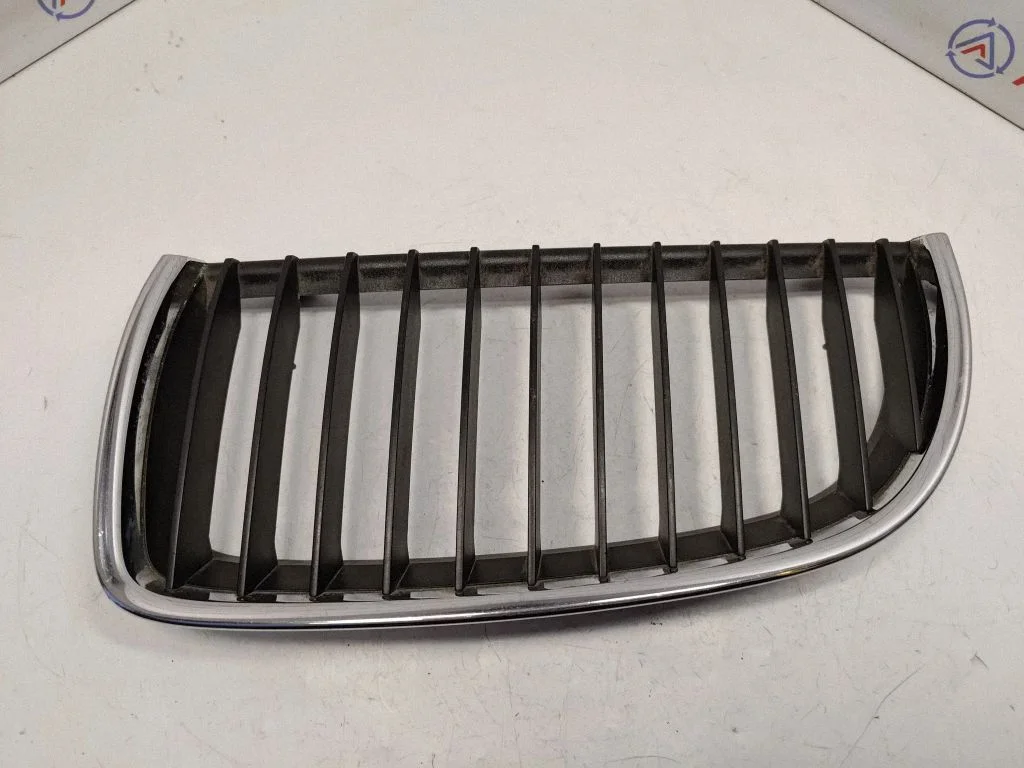 Front bumper upper radiator grill – BMW 3 Series E90 E91 (2005-2012)