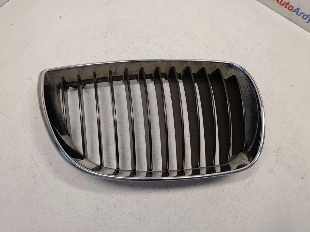 Atrapa górna (grill) 51137077130