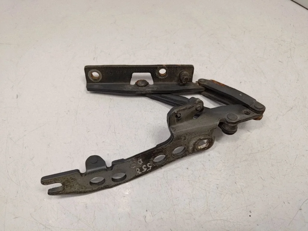 Engine bonnet/hood hinges 41618203272