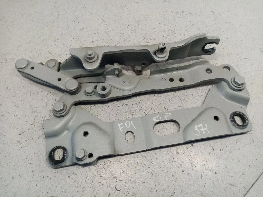 Engine bonnet/hood hinges – BMW 7 Series F01 F02 F03 F04 (2008-2016)