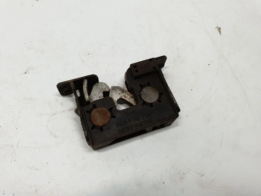 Engine bonnet/hood lock/catch 7115228