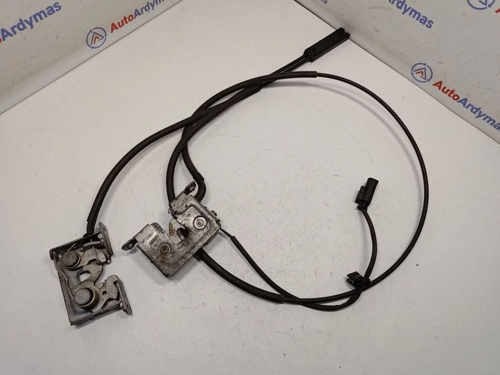 Motora pārsega slēdzene 51237178753