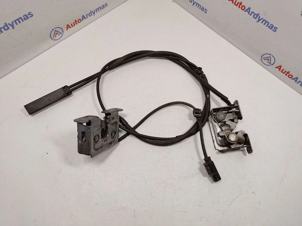 Motora pārsega slēdzene 51237178753