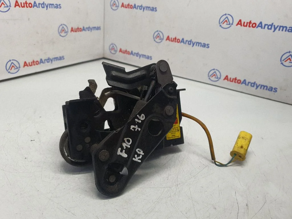 Engine bonnet/hood lock/catch 7184441