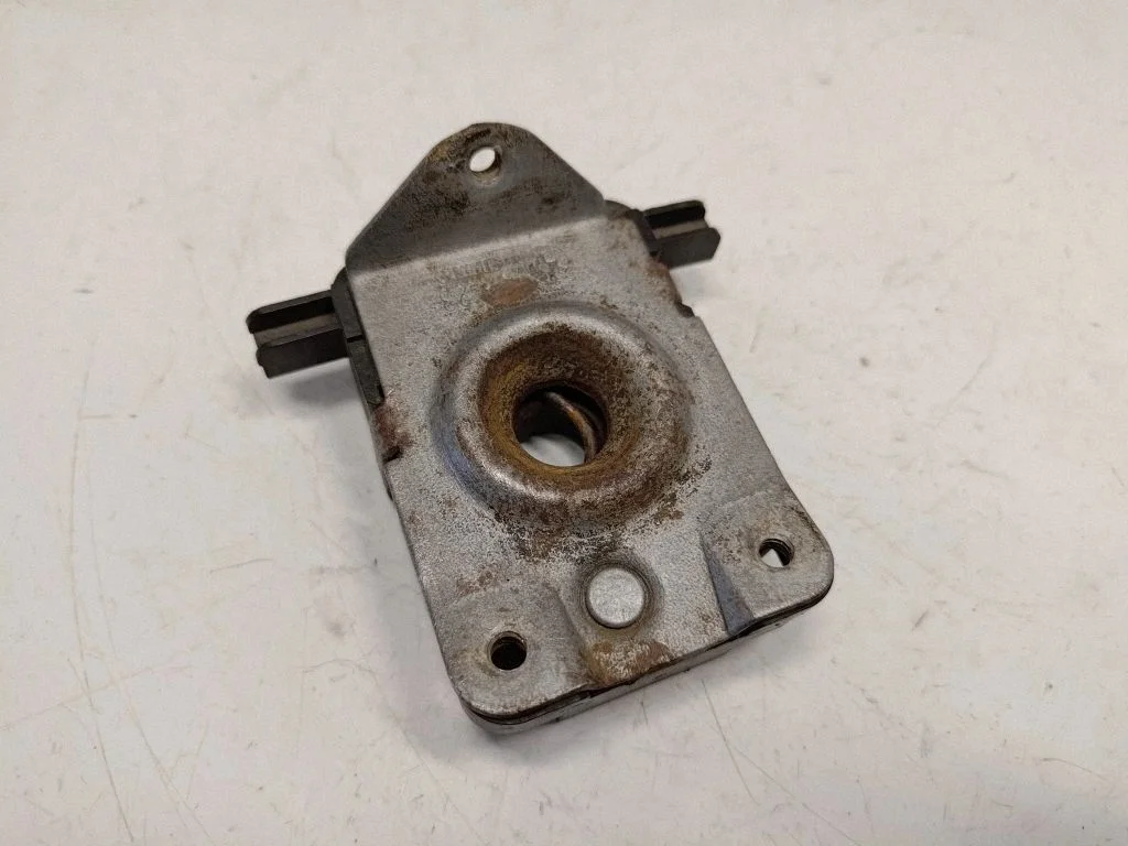 Engine bonnet/hood lock/catch 51238203859