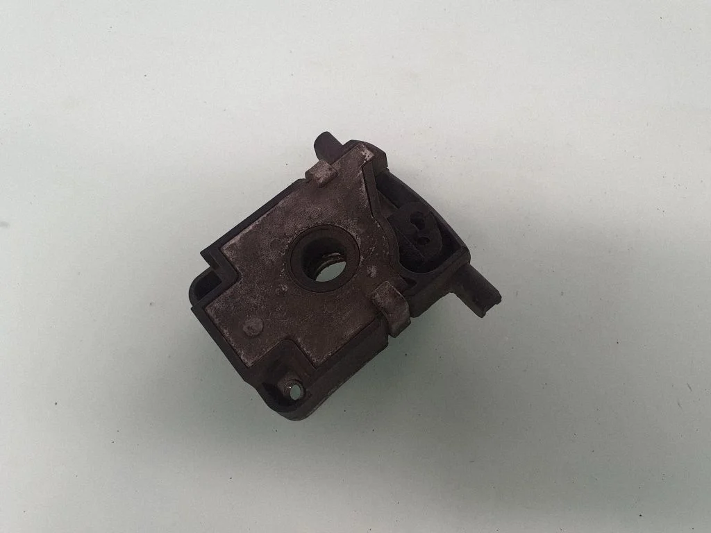 Engine bonnet/hood lock/catch 8203859
