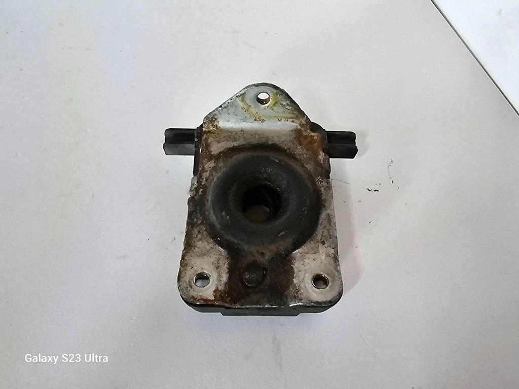 Engine bonnet/hood lock/catch 8203859