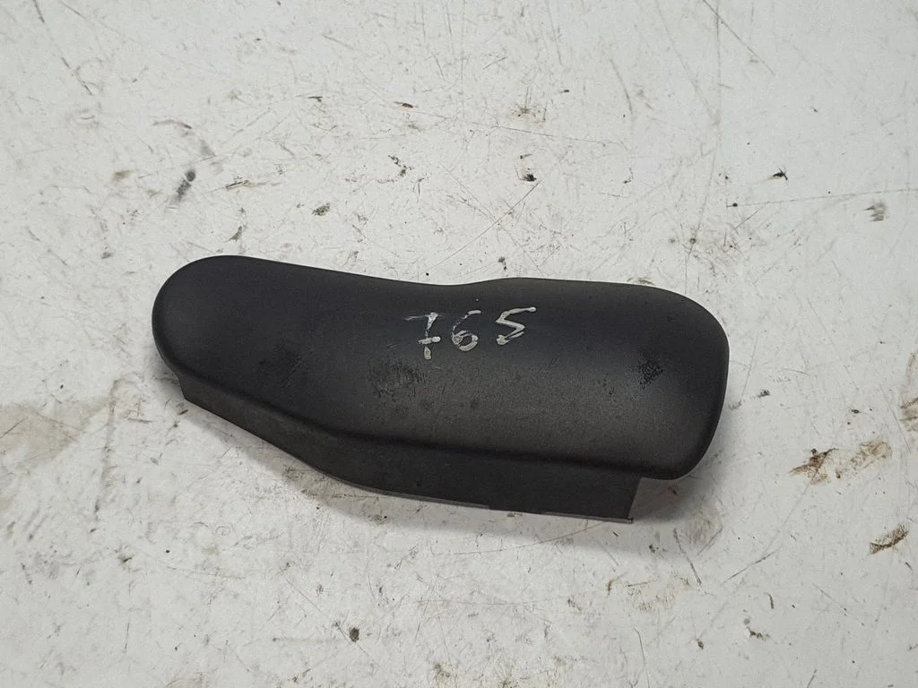 Wiper trim 7008973