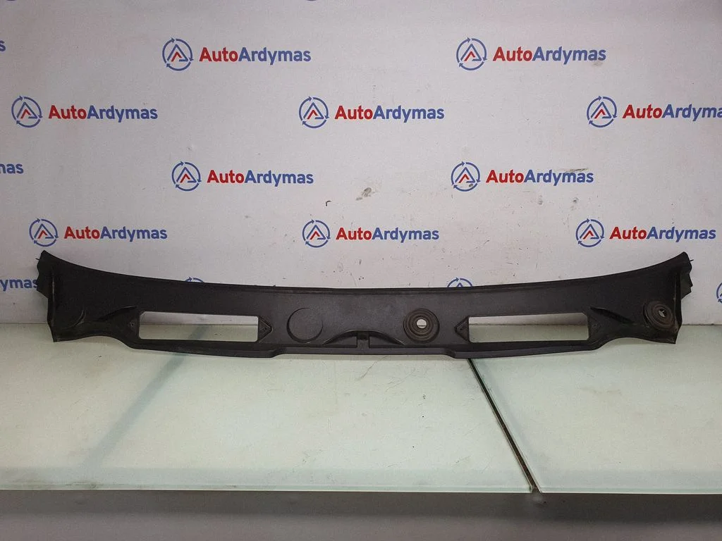 Wiper trim 7058220