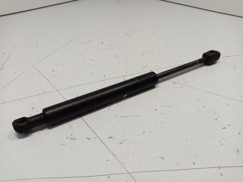 Motora pārsega amortizators – BMW X3 E83 (2003-2010)