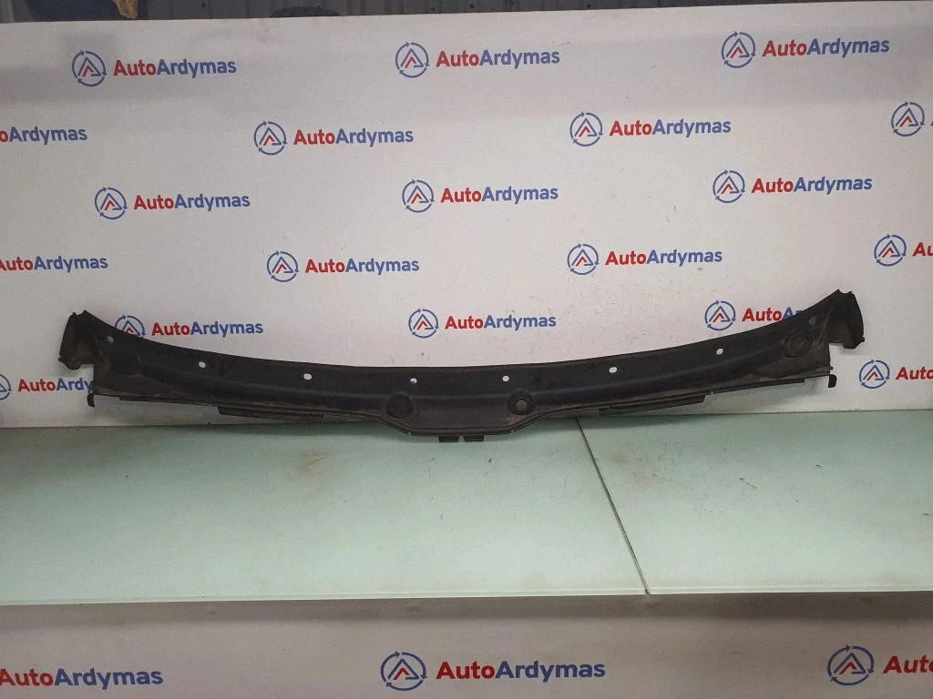 Wiper trim 8402642