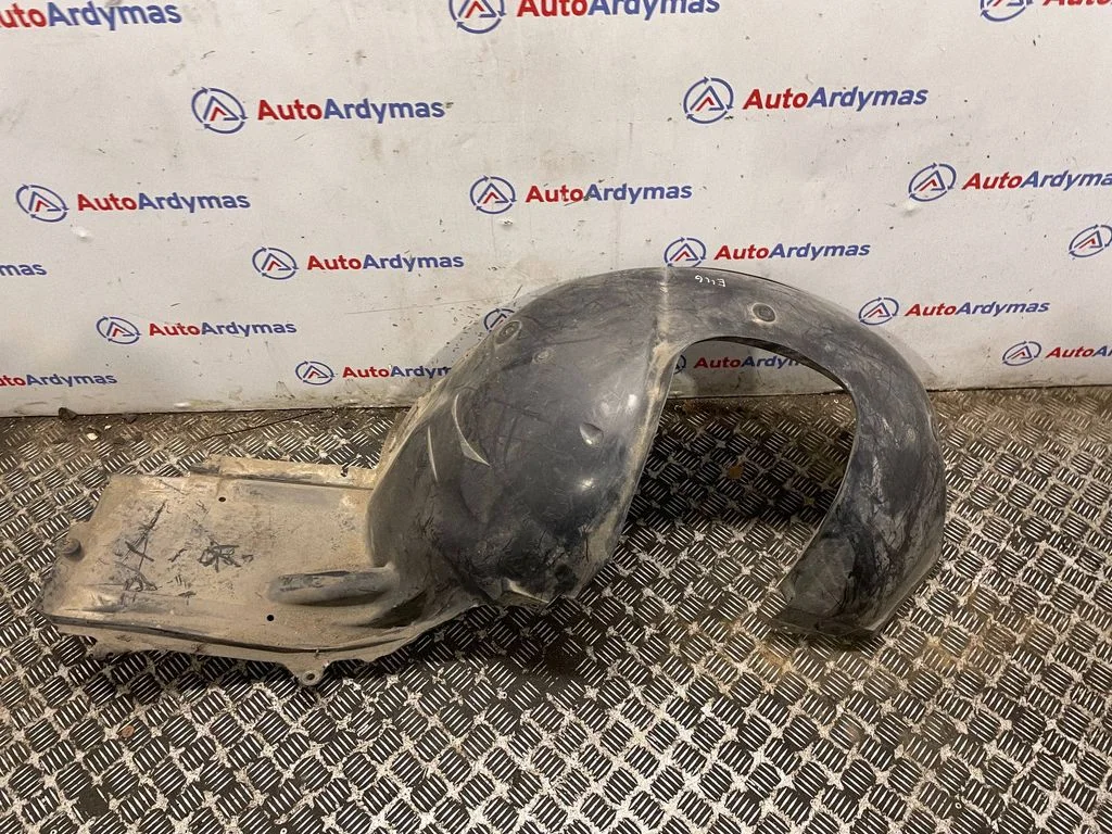 Front wheel arch liner splash guards 8268345