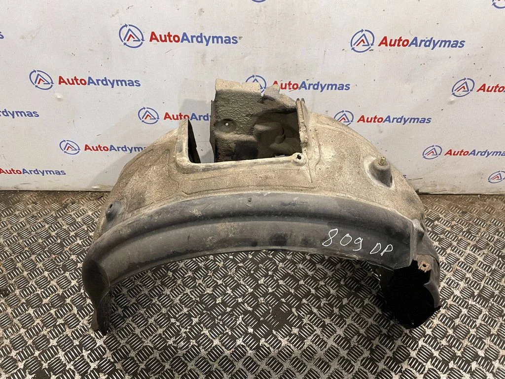 Front wheel arch liner splash guards 7033750