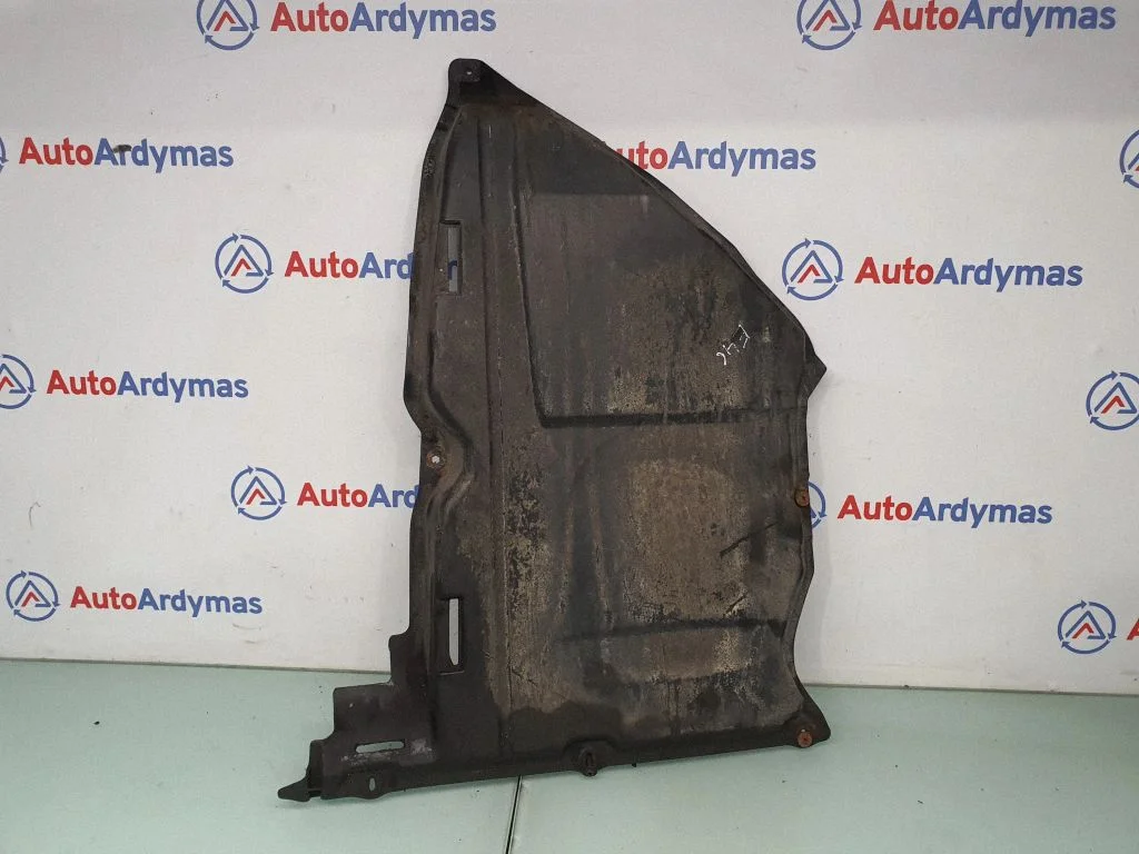 Center/middle under tray cover 8214821