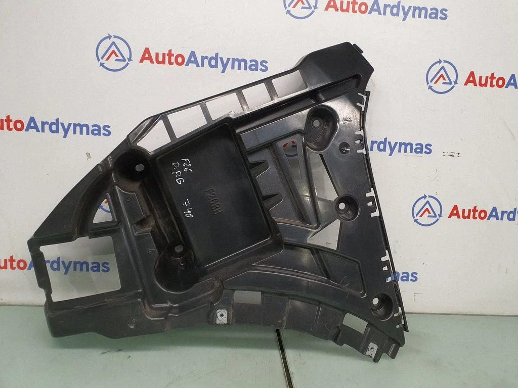 Rear bumper mounting bracket 7338766