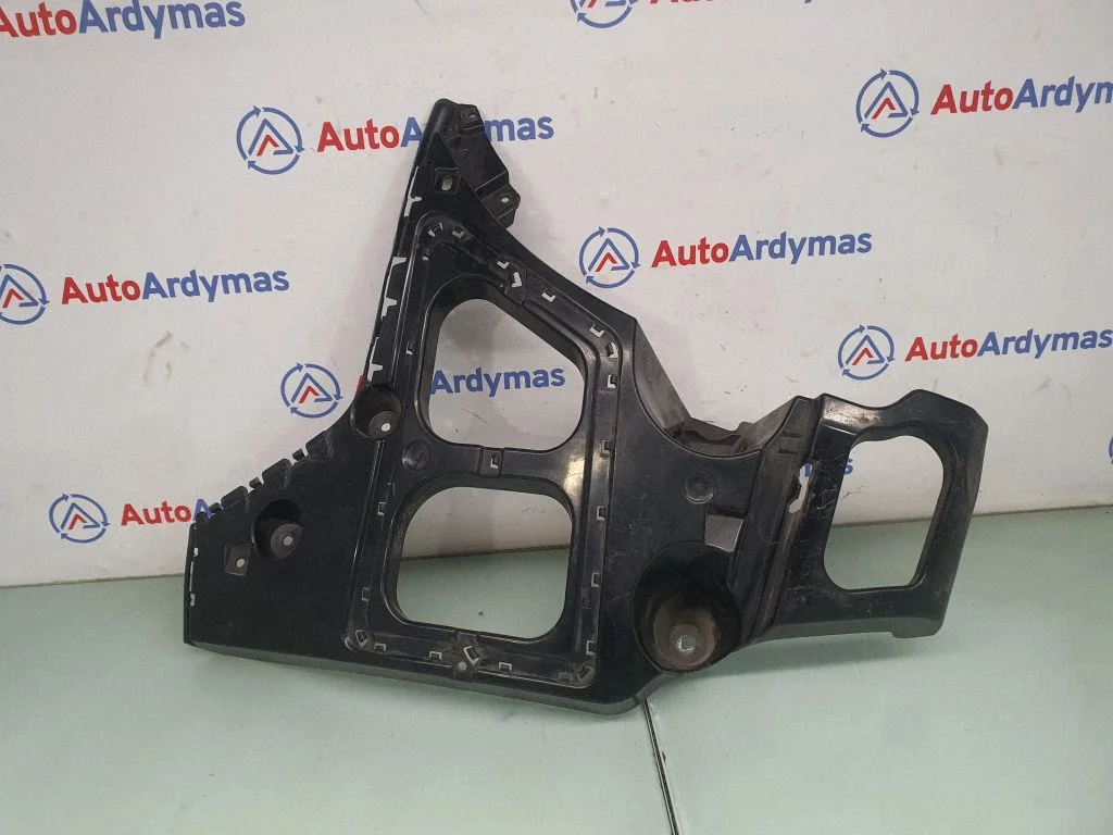 Rear bumper mounting bracket 7176246
