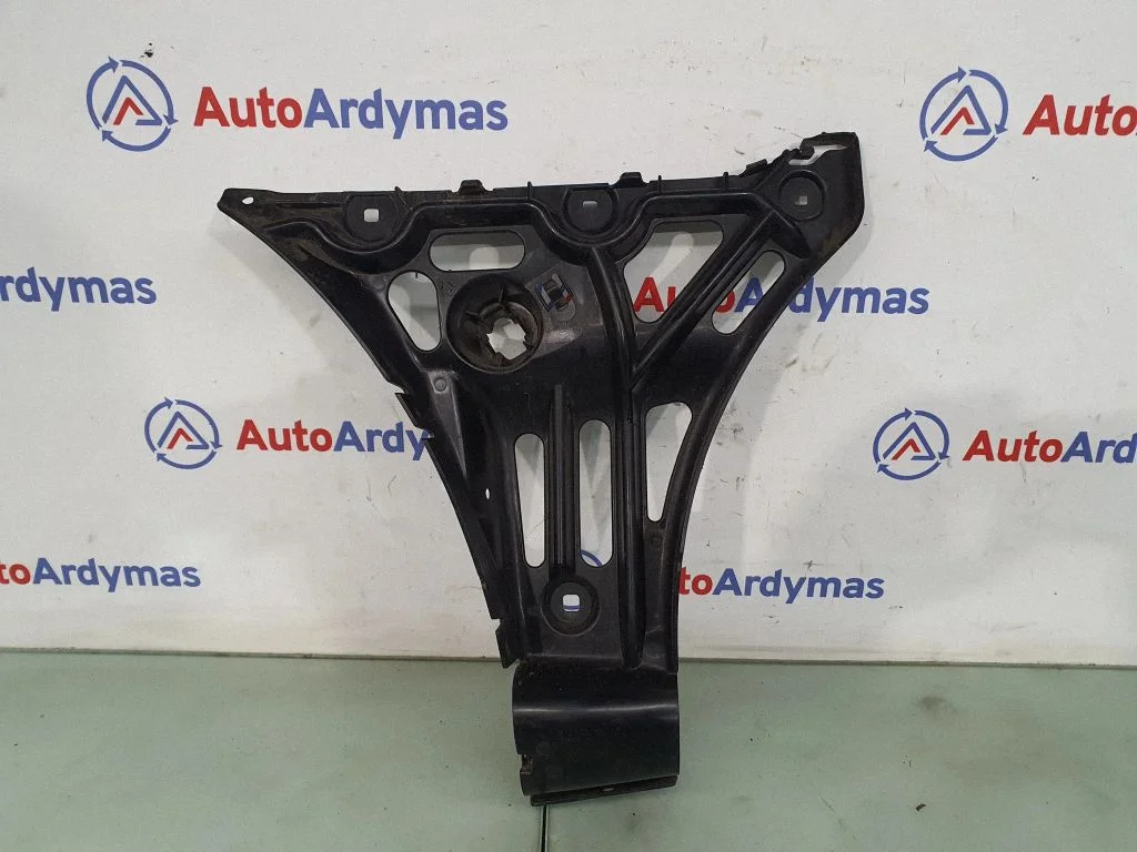 Rear bumper mounting bracket – BMW 5 Series E60 E61 (2004-2010)