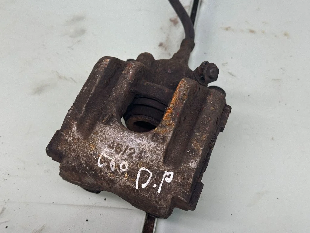 Rear brake caliper 6753680
