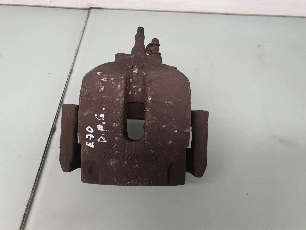 Rear brake caliper 6776790