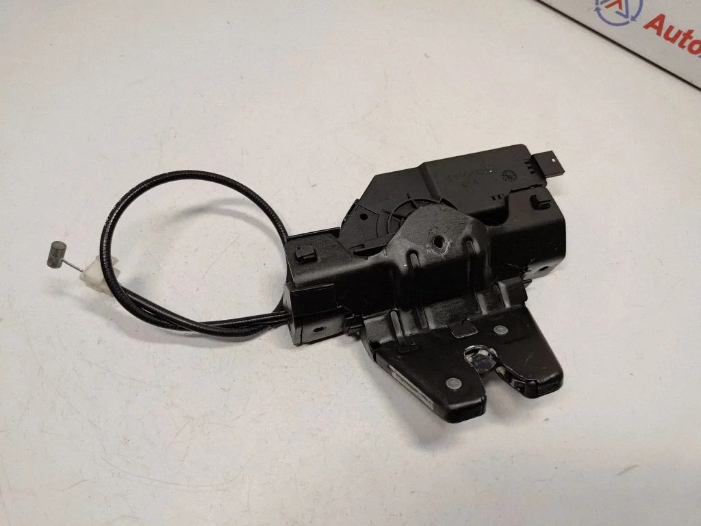 Tailgate/trunk/boot lock/catch/latch 8196401