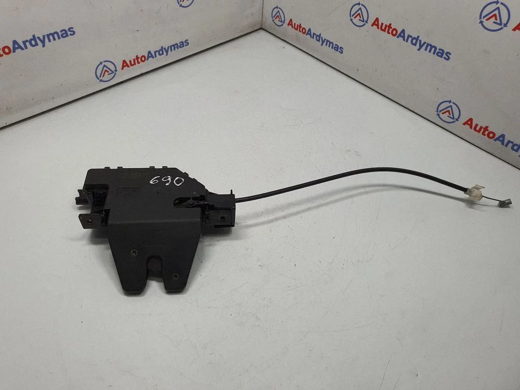Tailgate/trunk/boot lock/catch/latch 8196401