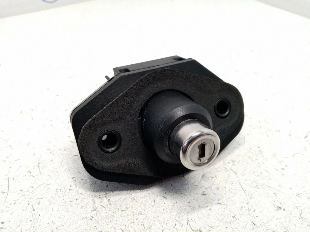 Tailgate/trunk/boot lock/catch/latch – BMW 7 Series F01 F02 F03 F04 (2008-2016)