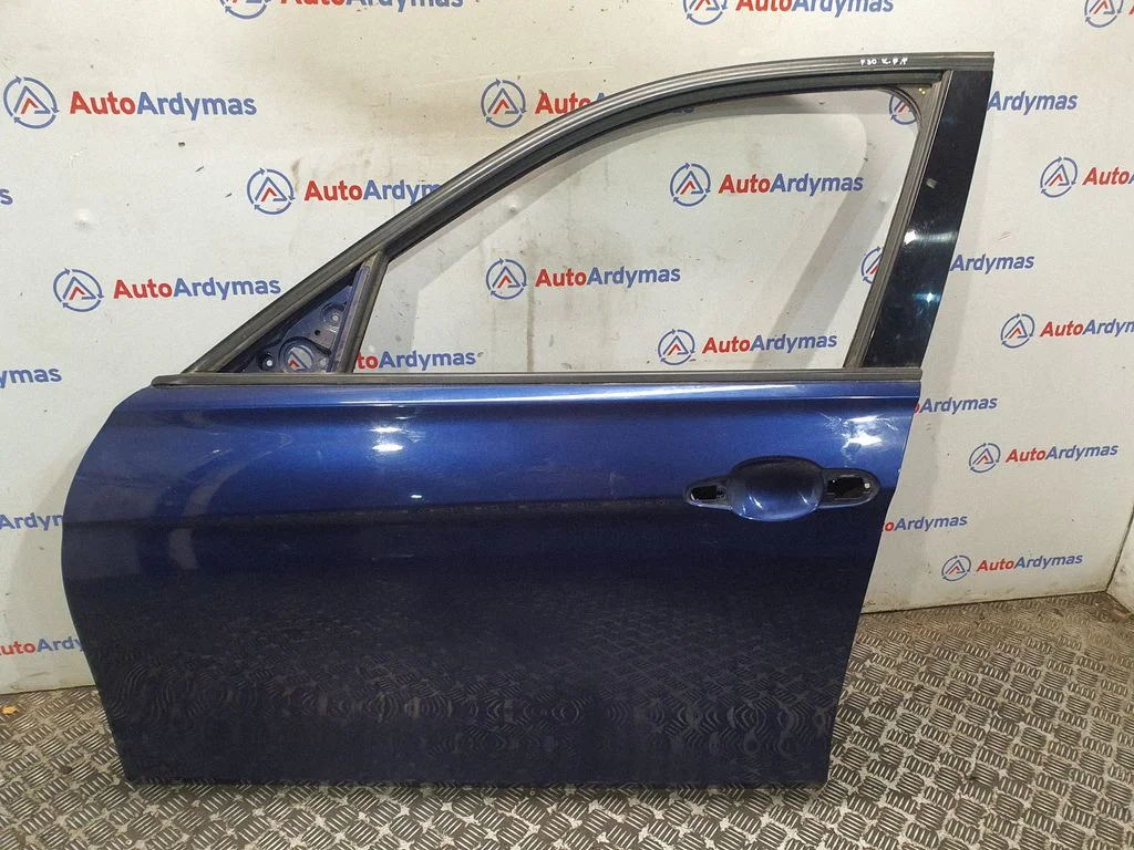 Priekšējās durvis 9628763